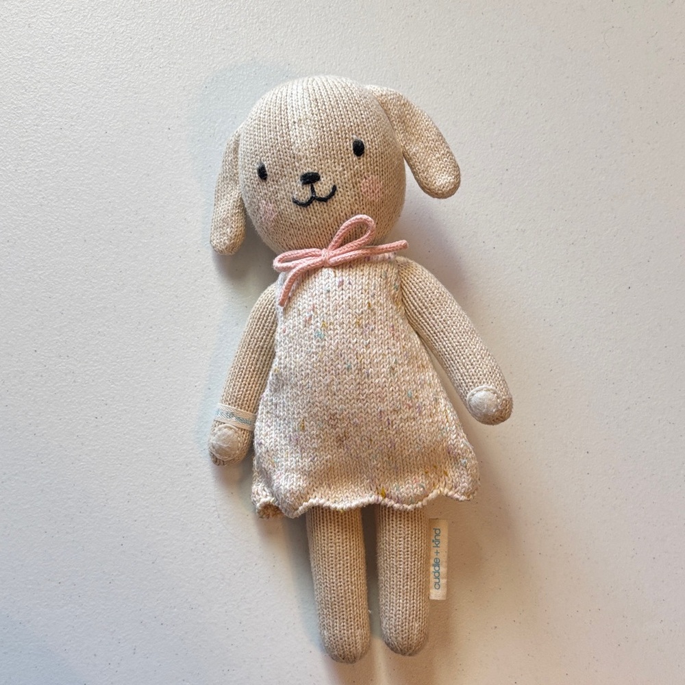 Cuddle + Kind Mia the Dog, Little 13”